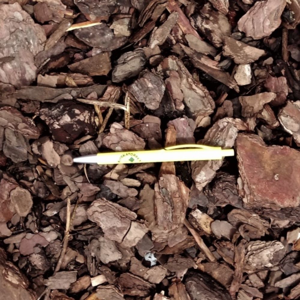 20-40 mm täckbark i storsäck.